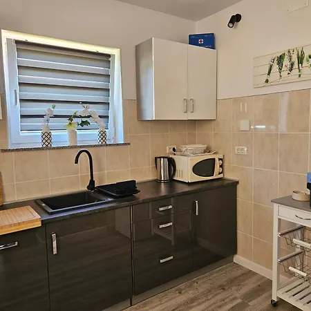 Διαμέρισμα With Parking Space - 23049 Μεντουλίν