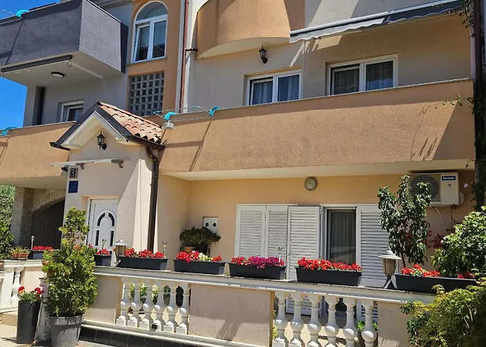 Lejlighed With Parking Space - 23049 *